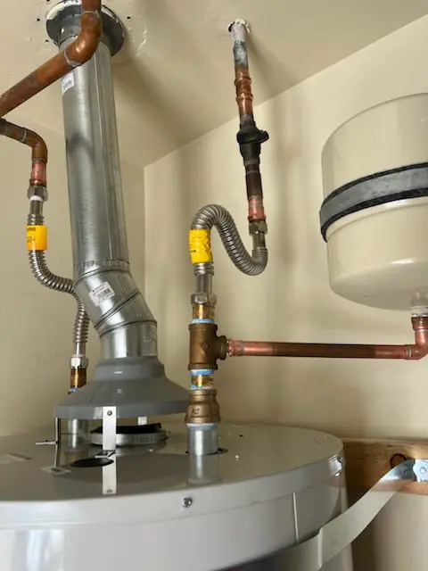 Water heater installation and plumbing repair in Oakhaven